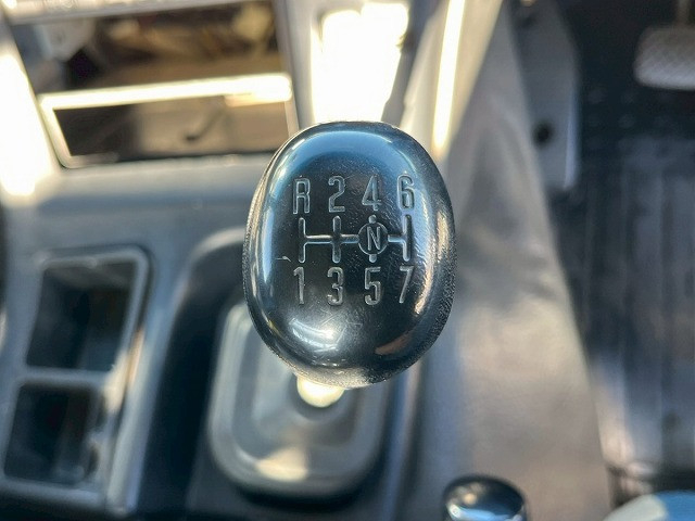 いすゞ ギガ 大型 コンテナ専用車 QKG-CYZ77AM(98182) 31枚目