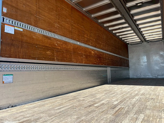 いすゞ ギガ 大型 ウィング QKG-CYJ77A(98183) 14枚目