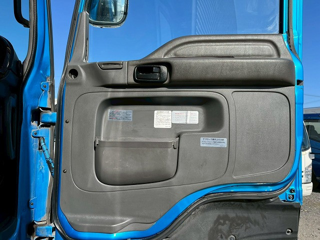 いすゞ ギガ 大型 ウィング QKG-CYJ77A(98183) 17枚目