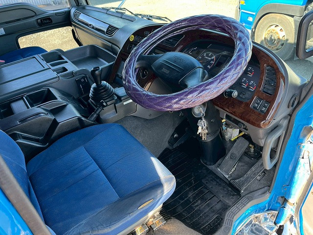 いすゞ ギガ 大型 ウィング QKG-CYJ77A(98183) 18枚目