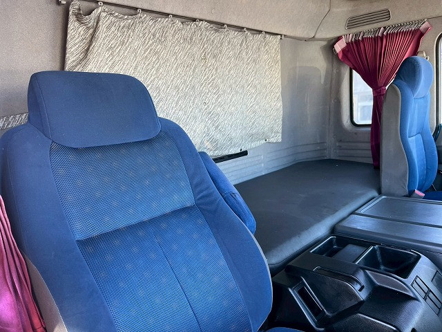 いすゞ ギガ 大型 ウィング QKG-CYJ77A(98183) 19枚目