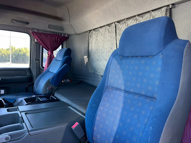 いすゞ ギガ 大型 ウィング QKG-CYJ77A(98183) 23枚目