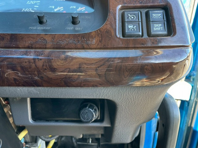 いすゞ ギガ 大型 ウィング QKG-CYJ77A(98183) 31枚目