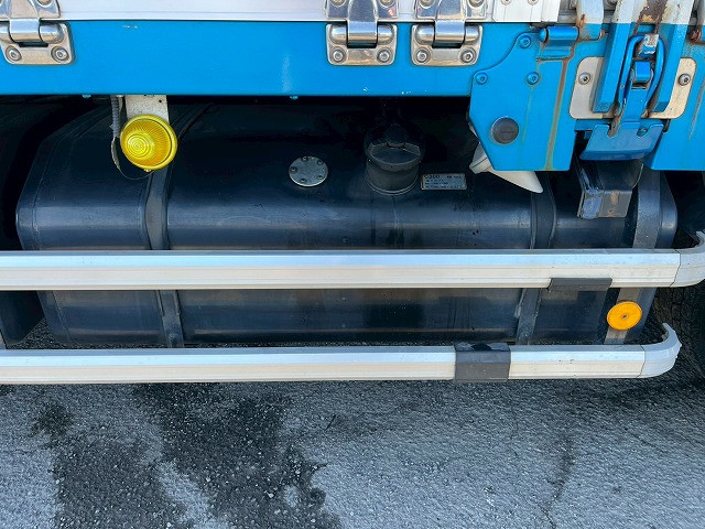 いすゞ ギガ 大型 ウィング QKG-CYJ77A(98183) 37枚目