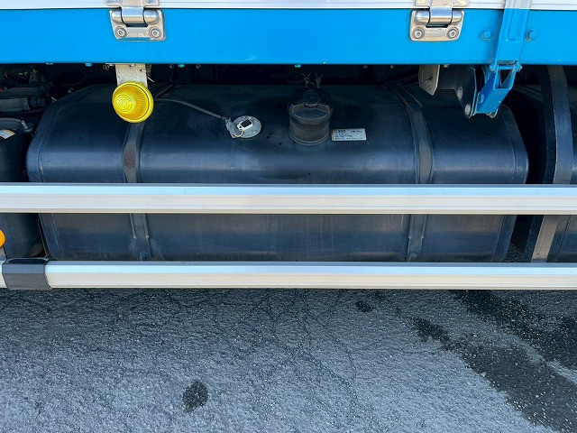 いすゞ ギガ 大型 ウィング QKG-CYJ77A(98183) 38枚目