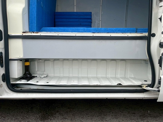 トヨタ レジアスエース 小型 冷蔵冷凍バン CBF-TRH200V(98187) 10枚目