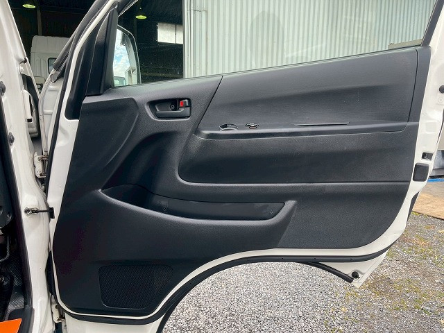 トヨタ レジアスエース 小型 冷蔵冷凍バン CBF-TRH200V(98187) 21枚目