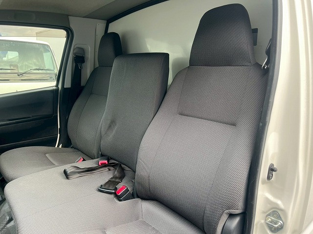 トヨタ レジアスエース 小型 冷蔵冷凍バン CBF-TRH200V(98187) 27枚目