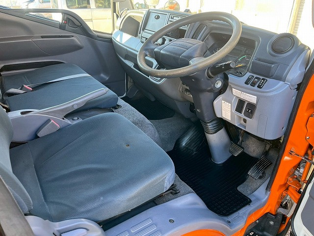 三菱ふそう キャンター 小型 バン TKG-FEA50(98189) 19枚目