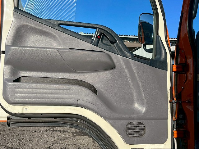 三菱ふそう キャンター 小型 バン TKG-FEA50(98189) 22枚目