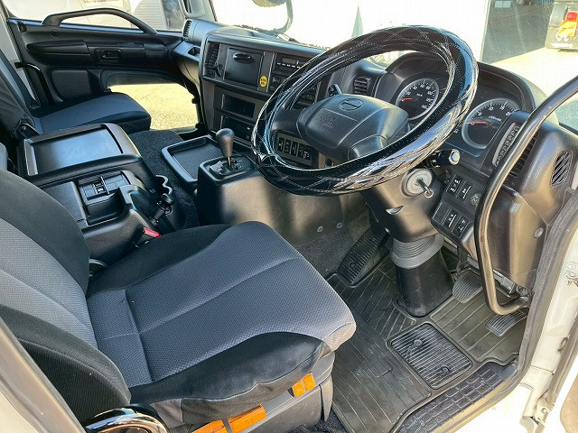 日野 プロフィア 大型 ウィング LKG-FW1EXBG(98190) 18枚目