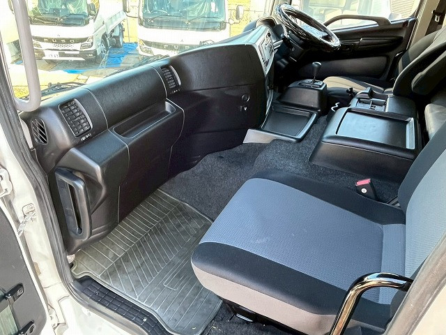 日野 プロフィア 大型 ウィング LKG-FW1EXBG(98190) 22枚目