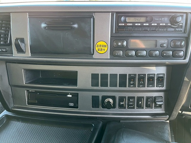 日野 プロフィア 大型 ウィング LKG-FW1EXBG(98190) 27枚目