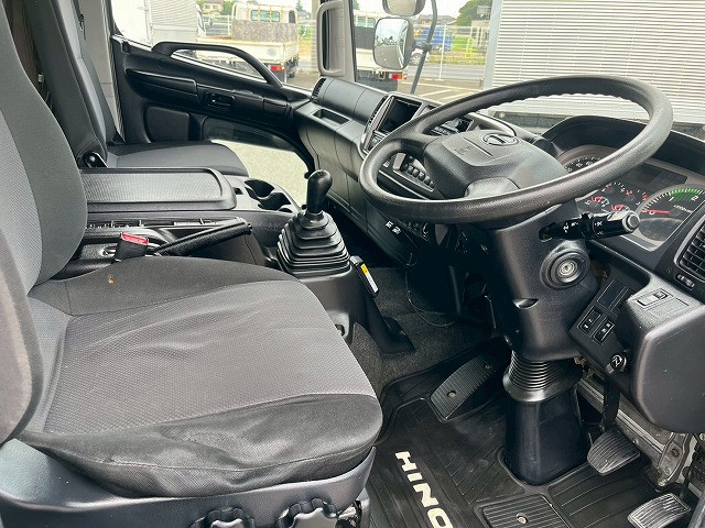 日野 レンジャー 中型 冷蔵冷凍バン TKG-FD7JLAG(98191) 18枚目