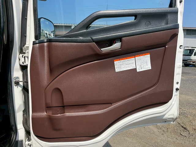 日野 レンジャー 中型 冷蔵冷凍バン 2KG-FC2ABA(98195) 18枚目