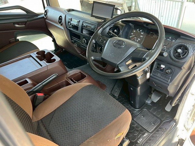 日野 レンジャー 中型 冷蔵冷凍バン 2KG-FC2ABA(98195) 19枚目