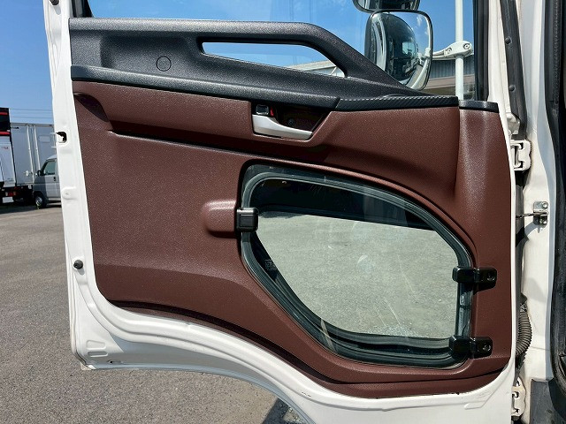 日野 レンジャー 中型 冷蔵冷凍バン 2KG-FC2ABA(98195) 22枚目