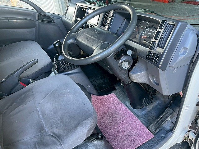 日産自動車 アトラス 小型 バン TKG-AMR85AN(98200) 17枚目