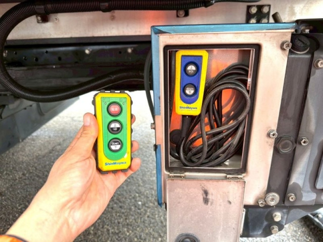 日野 レンジャー 中型 冷蔵冷凍バン 2KG-FC2ABA(98209) 11枚目