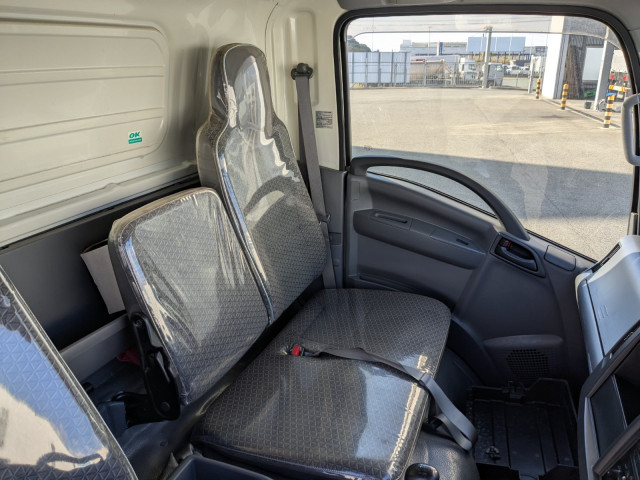 いすゞ エルフ 小型 バン 2RG-NPR88AN(98214) 29枚目