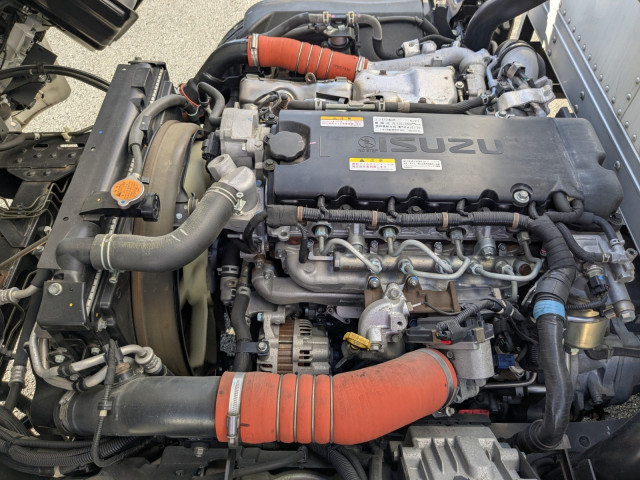 いすゞ エルフ 小型 バン 2RG-NPR88AN(98214) 31枚目