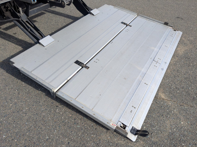 いすゞ ギガ 大型 ウィング 2PG-CYJ77C(98216) 9枚目