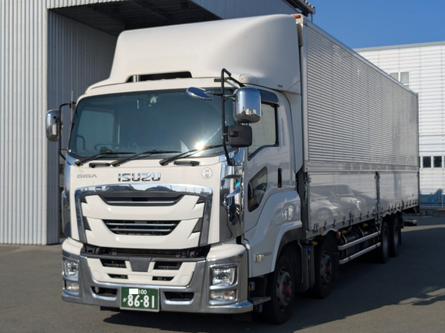 いすゞ ギガ 大型 ウィング 2PG-CYJ77C(98217) 1枚目