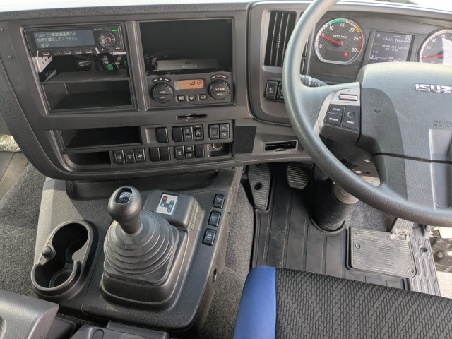 いすゞ ギガ 大型 ウィング 2PG-CYJ77C(98216) 37枚目