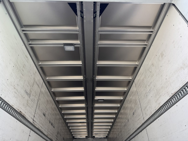 UDトラックス（日産） クオン 大型 ウィング 2PG-CG5CA(98220) 13枚目