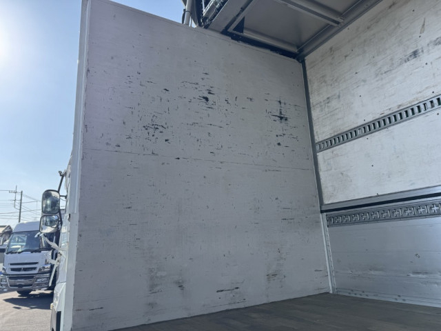 UDトラックス（日産） クオン 大型 ウィング 2PG-CG5CA(98220) 16枚目