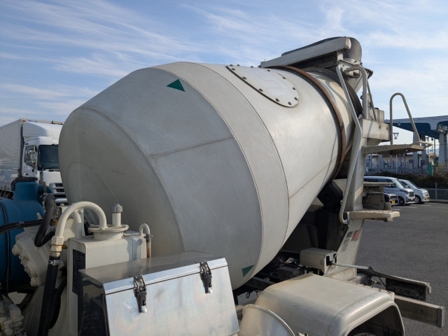 いすゞ フォワード 中型 ミキサー車 2PG-FRR90S2(98219) 23枚目