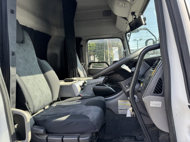 UDトラックス（日産） クオン 大型 ウィング 2PG-CG5CA(98220) 28枚目