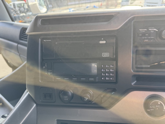 UDトラックス（日産） クオン 大型 ウィング 2PG-CG5CA(98220) 30枚目