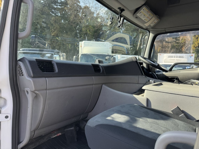 UDトラックス（日産） クオン 大型 ウィング 2PG-CG5CA(98220) 42枚目