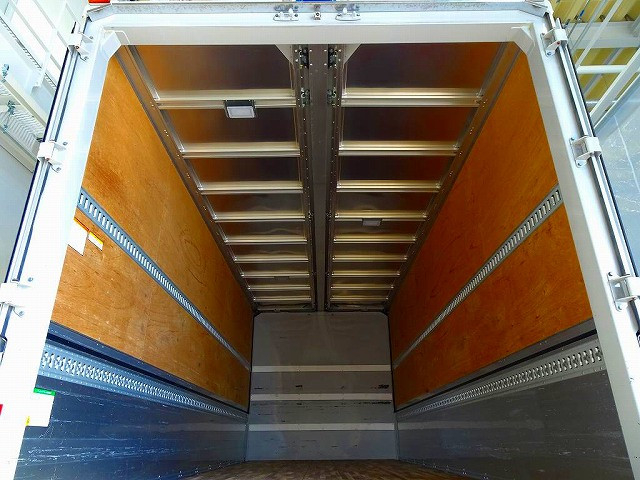 いすゞ フォワード 中型 ウィング 2RG-FRR90T2(98237) 19枚目