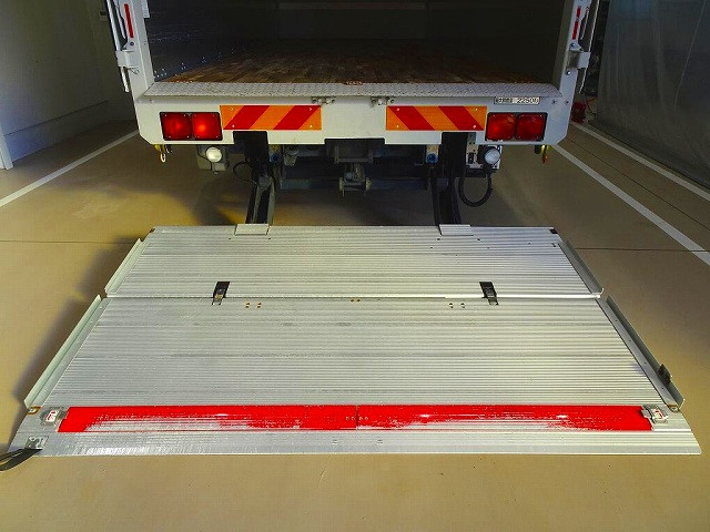 いすゞ フォワード 中型 ウィング 2RG-FRR90T2(98237) 33枚目