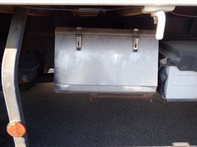 日野 レンジャー 中型 平ボディ（クレーン付） 2KG-FC2ABA(98241) 15枚目