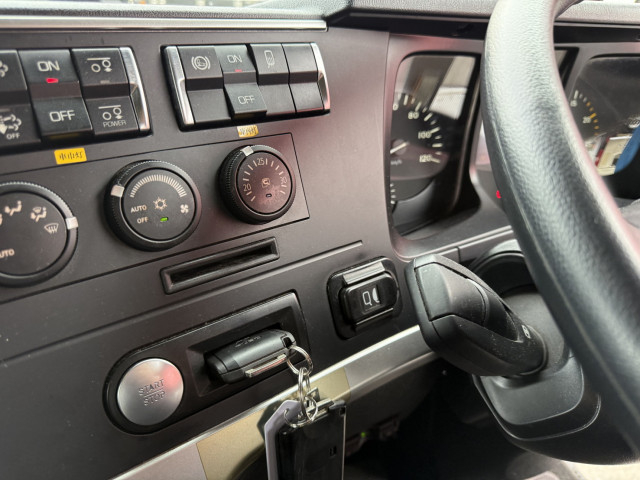 三菱ふそう スーパーグレート 大型 冷蔵冷凍バン 2PG-FU74HZ(98244) 20枚目