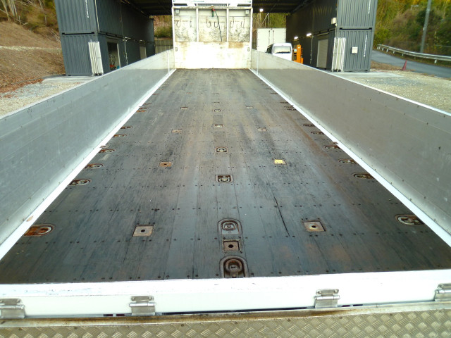 UDトラックス（日産） クオン 大型 平ボディ 2PG-CG5CA(98245) 11枚目