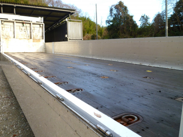 UDトラックス（日産） クオン 大型 平ボディ 2PG-CG5CA(98245) 23枚目