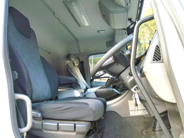 UDトラックス（日産） クオン 大型 平ボディ 2PG-CG5CA(98245) 28枚目