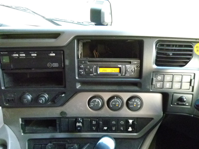 UDトラックス（日産） クオン 大型 平ボディ 2PG-CG5CA(98245) 29枚目