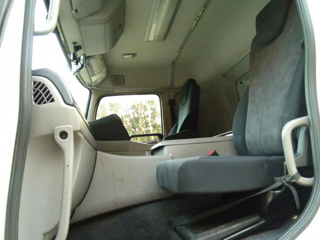 UDトラックス（日産） クオン 大型 平ボディ 2PG-CG5CA(98245) 33枚目