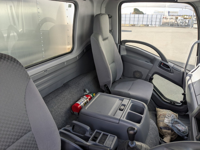 いすゞ エルフ 中型 バン 2RG-FRR90S2(98249) 28枚目