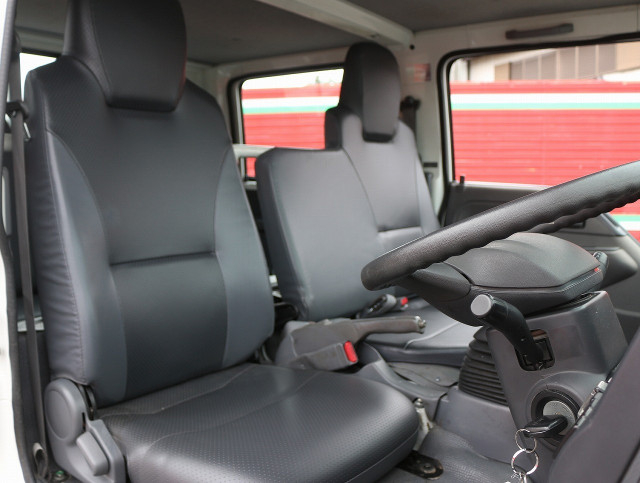 いすゞ エルフ 小型 Wキャブ TPG-NJS85A(98252) 28枚目