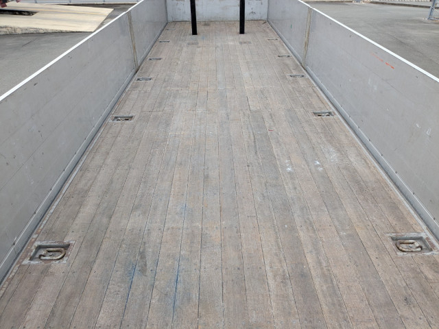 いすゞ ギガ 大型 平ボディ QKG-CYL77B(98255) 18枚目