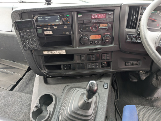 いすゞ ギガ 大型 平ボディ QKG-CYL77B(98255) 27枚目