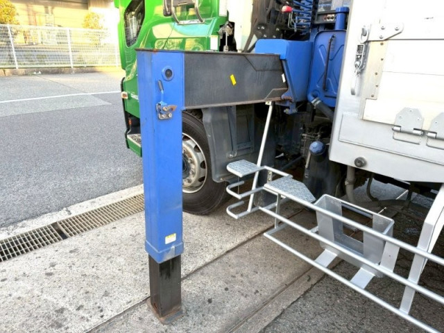 いすゞ ギガ 大型 平ボディ（クレーン付） QKG-CYZ77B(98258) 11枚目