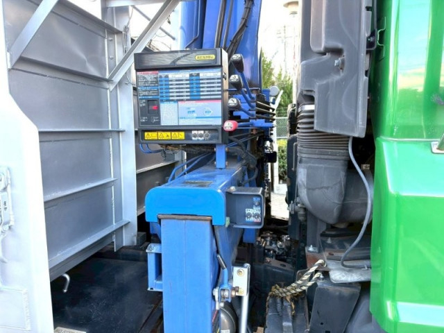 いすゞ ギガ 大型 平ボディ（クレーン付） QKG-CYZ77B(98258) 12枚目