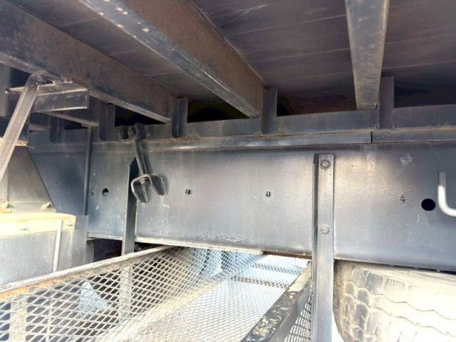 いすゞ ギガ 大型 平ボディ（クレーン付） QKG-CYZ77B(98258) 13枚目